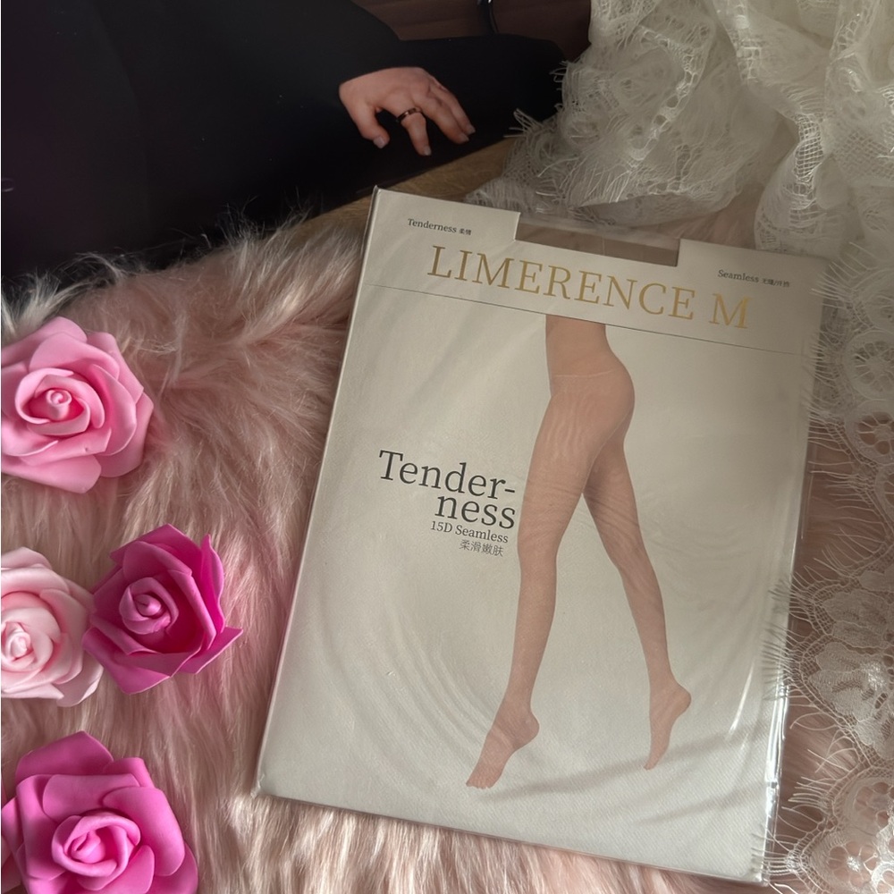 Limerence Tenderness 15D Seamless Sheer Tights - Nude/black